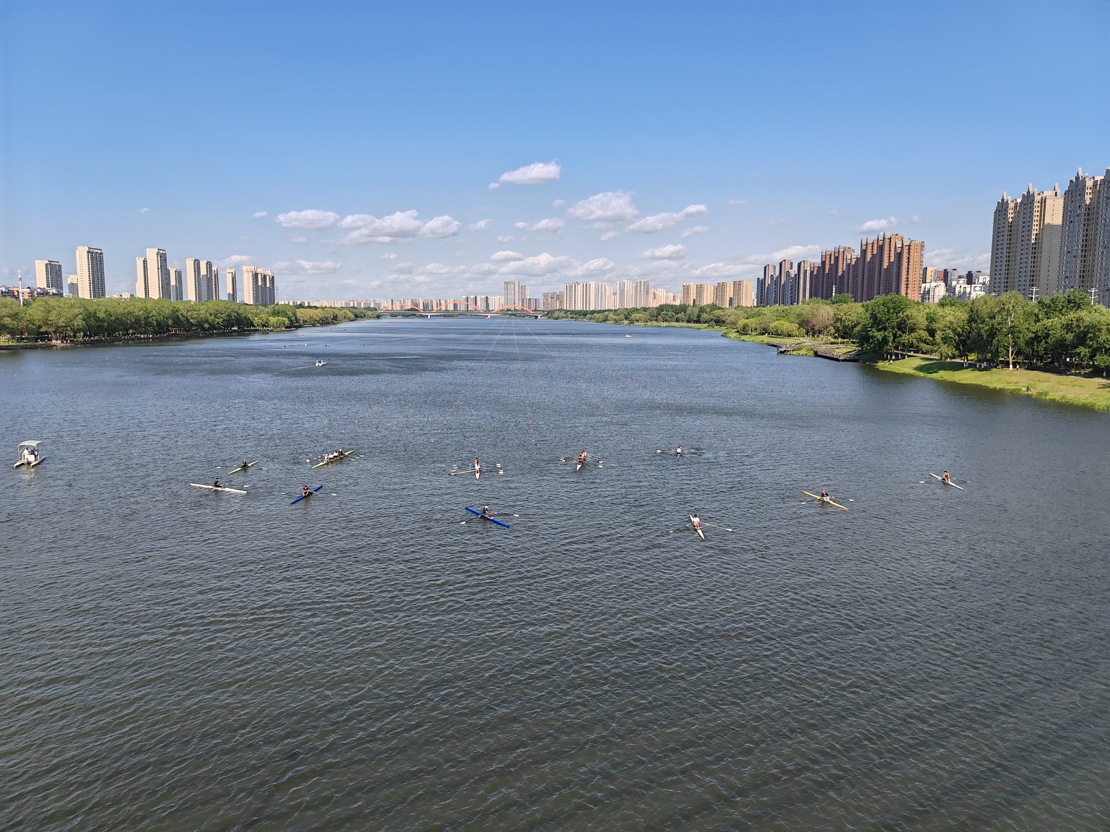 最先到来的是国家赛艇队,他们承包了中国最美静水赛道(浑河桥～长青