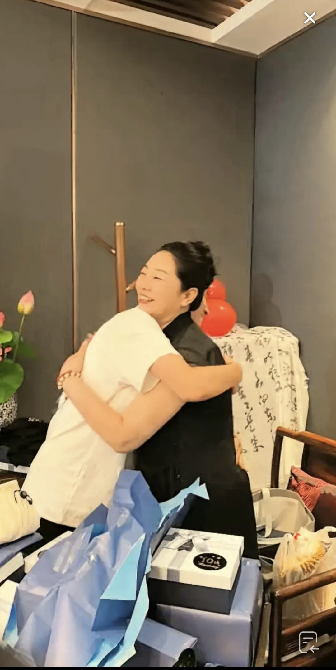 张怀远在生日这天收到了妈妈精心准备的30多份礼物,每份都充满了深深