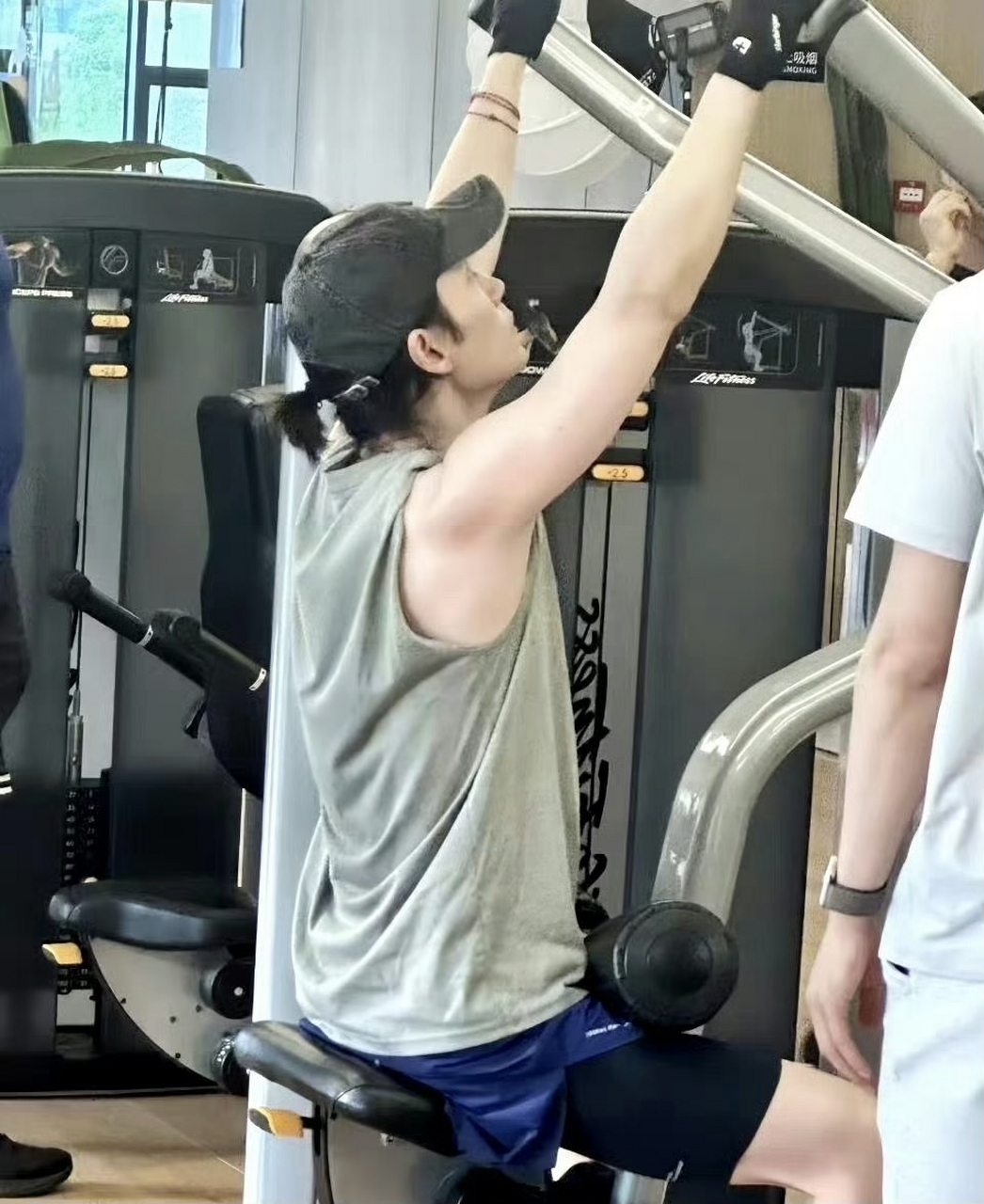 路人偶遇朱一龙健身,这状态怎么样啊?