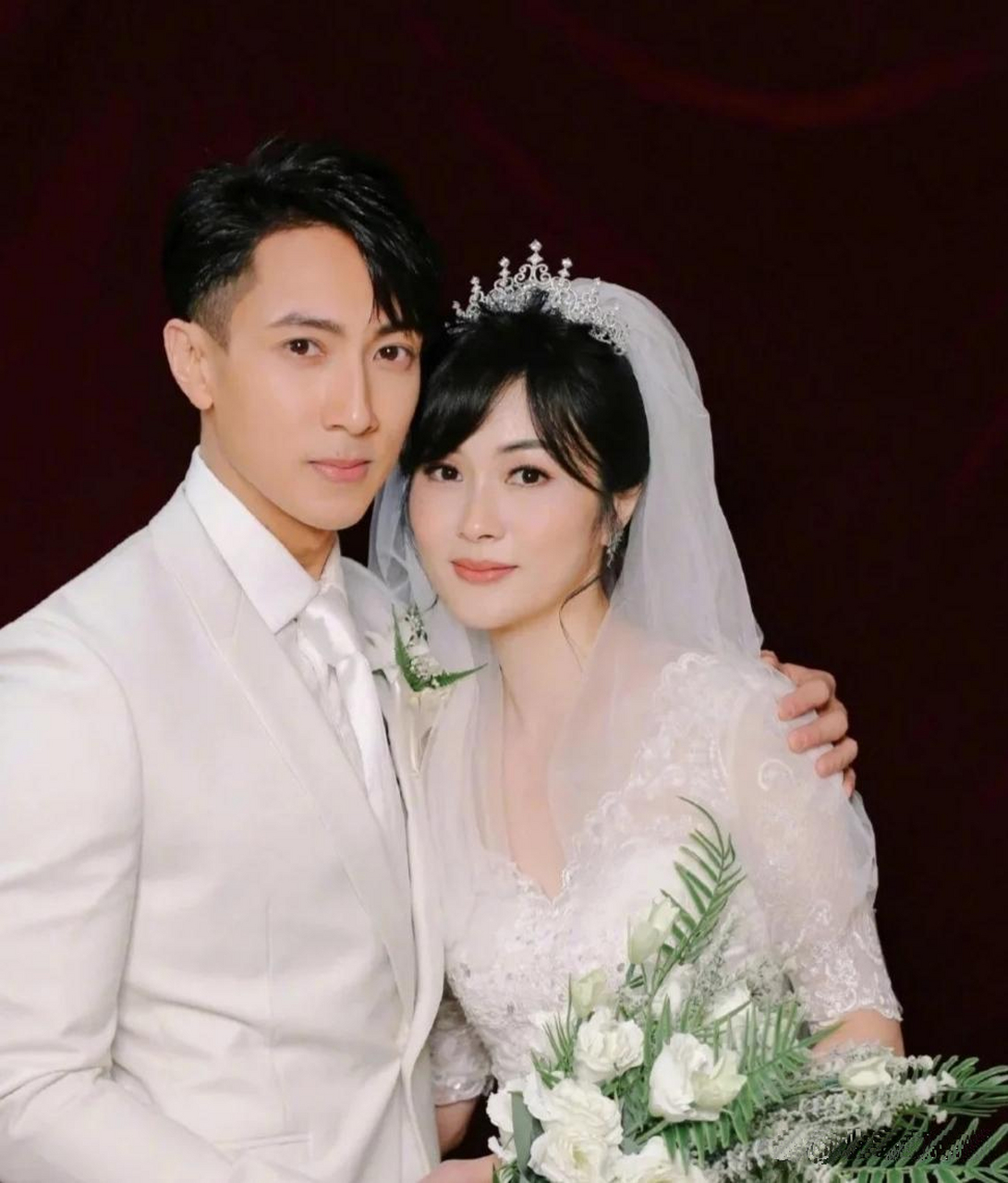 吴尊和妻子林丽吟,就是现实版的偶像剧,两人青梅竹马