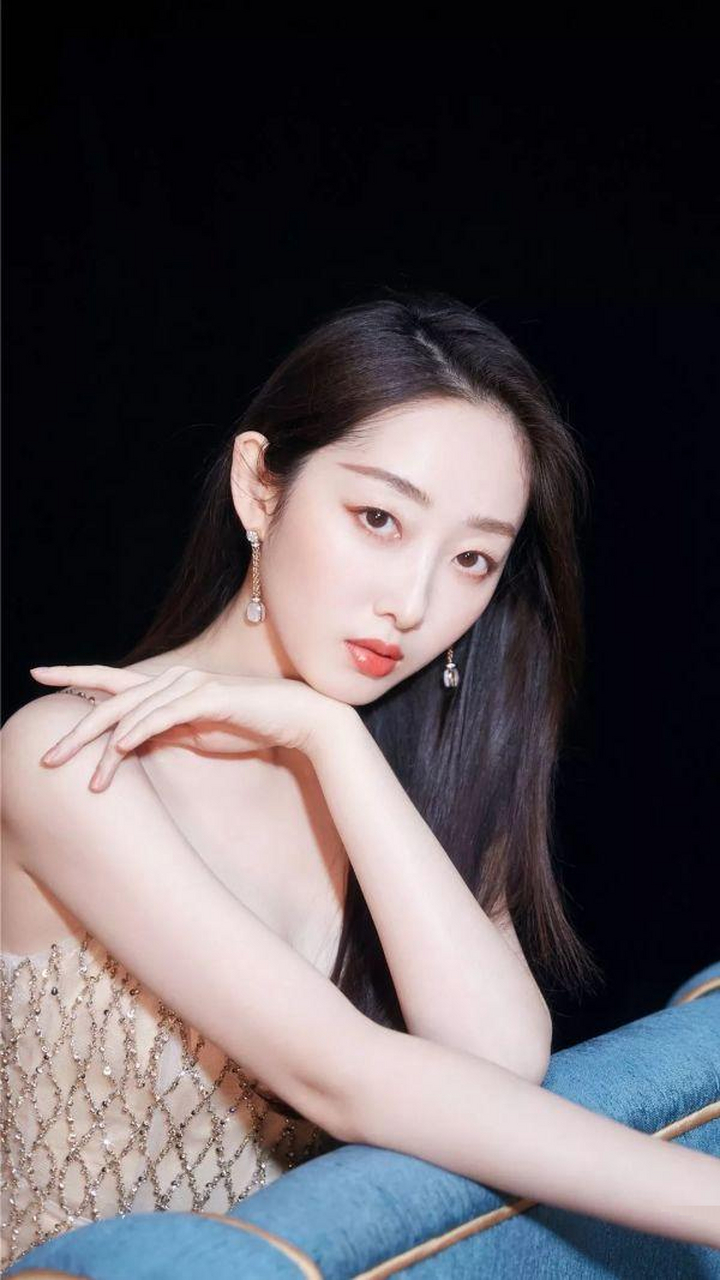 蒋梦婕红唇美妆,穿搭写真,完美女神!