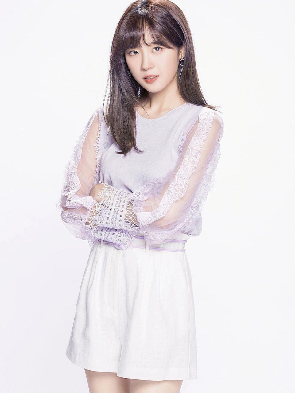 卢洋洋:山东威海才女,歌手演员双栖,作品丰富,颜值与才华并存!