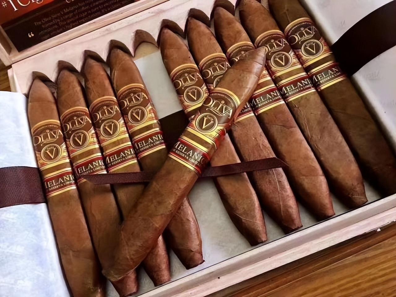 一支烟堪比一套房,世上最贵雪茄782万,它凭啥敢卖这么贵?