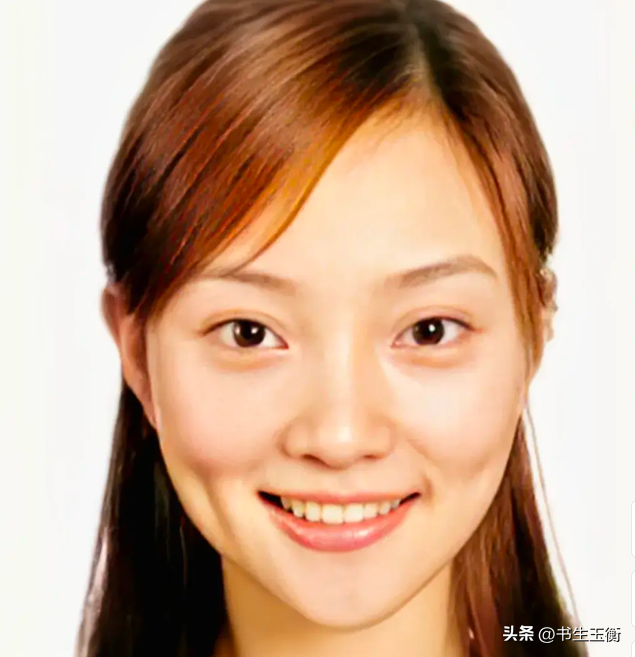 24位女明星证件照大pk,没有对比就有伤害,你觉得谁是天生丽质