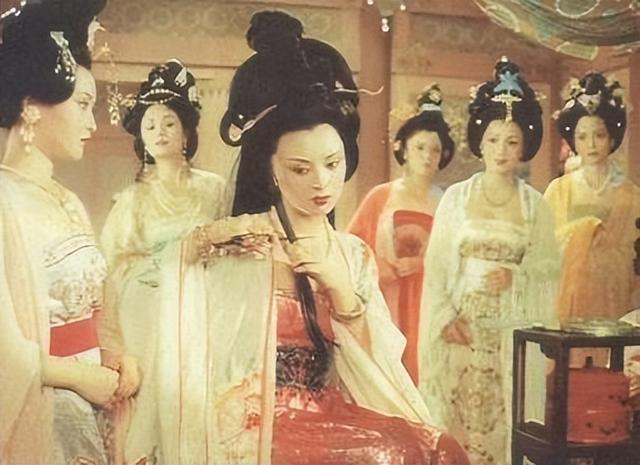 宰相外出一年妻子怀孕5个月,她被责问时回答4个字,宰相喜出望外