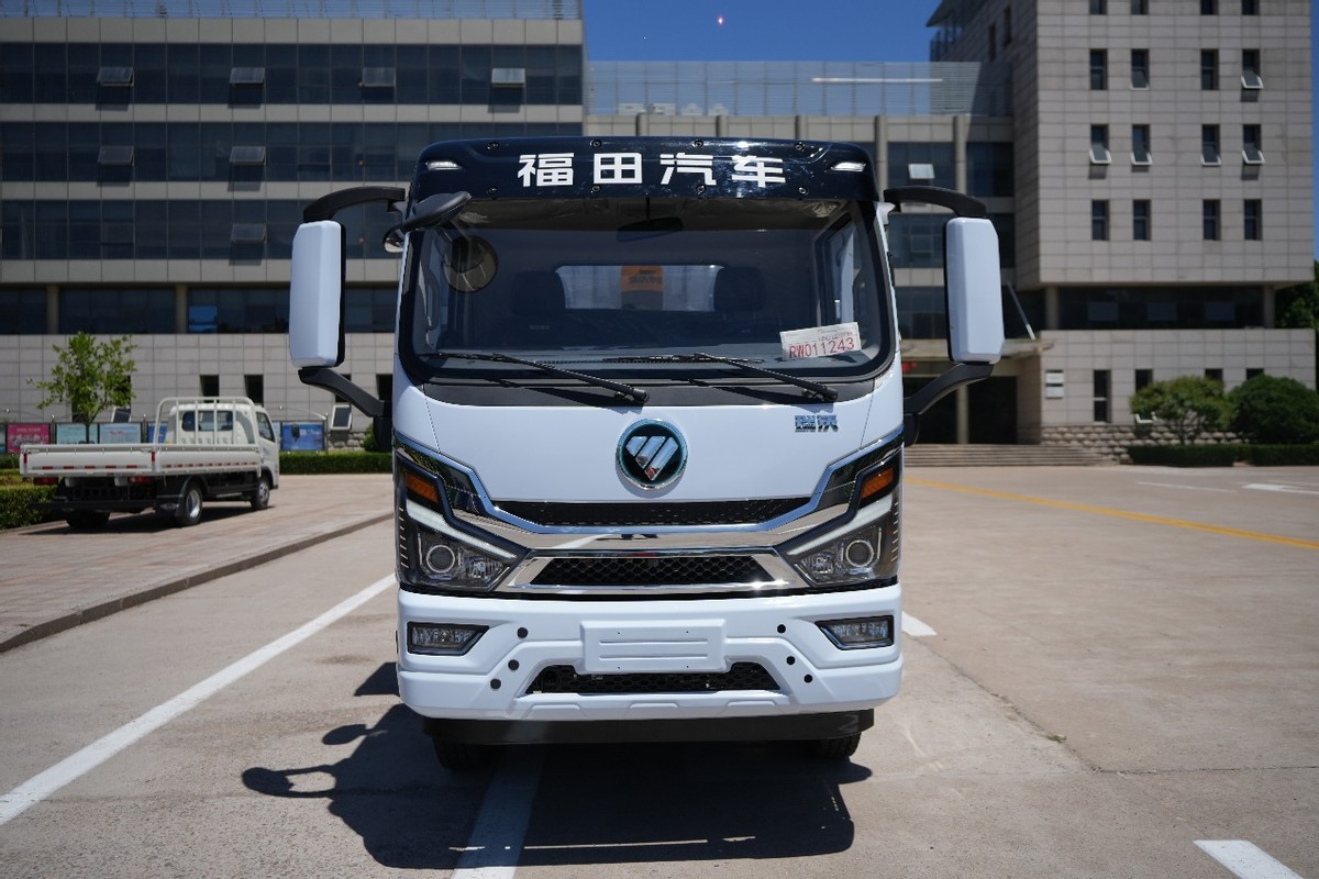 城市绿色渣土运输的新答案-瑞沃大金刚es3-ev