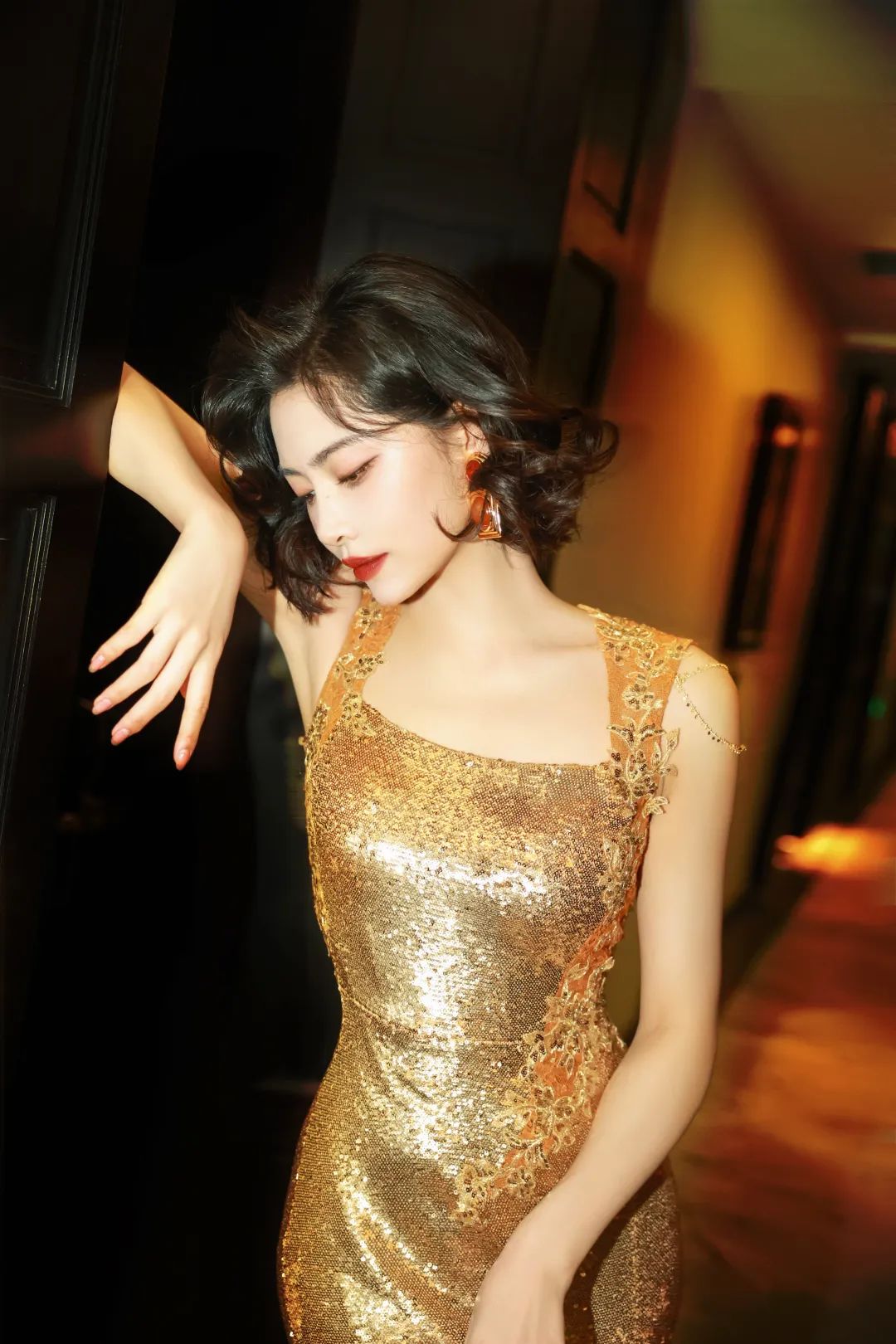 许佳琪:甜美清新与时尚女人味的完美融合