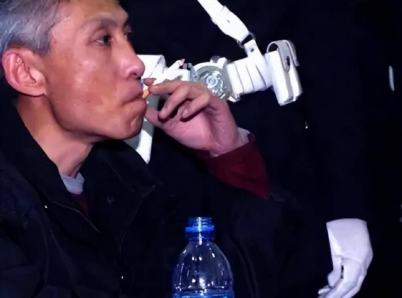 回顾东北黑老大刘涌:射杀警察只入狱三天,却因踢到钢板遭到制裁