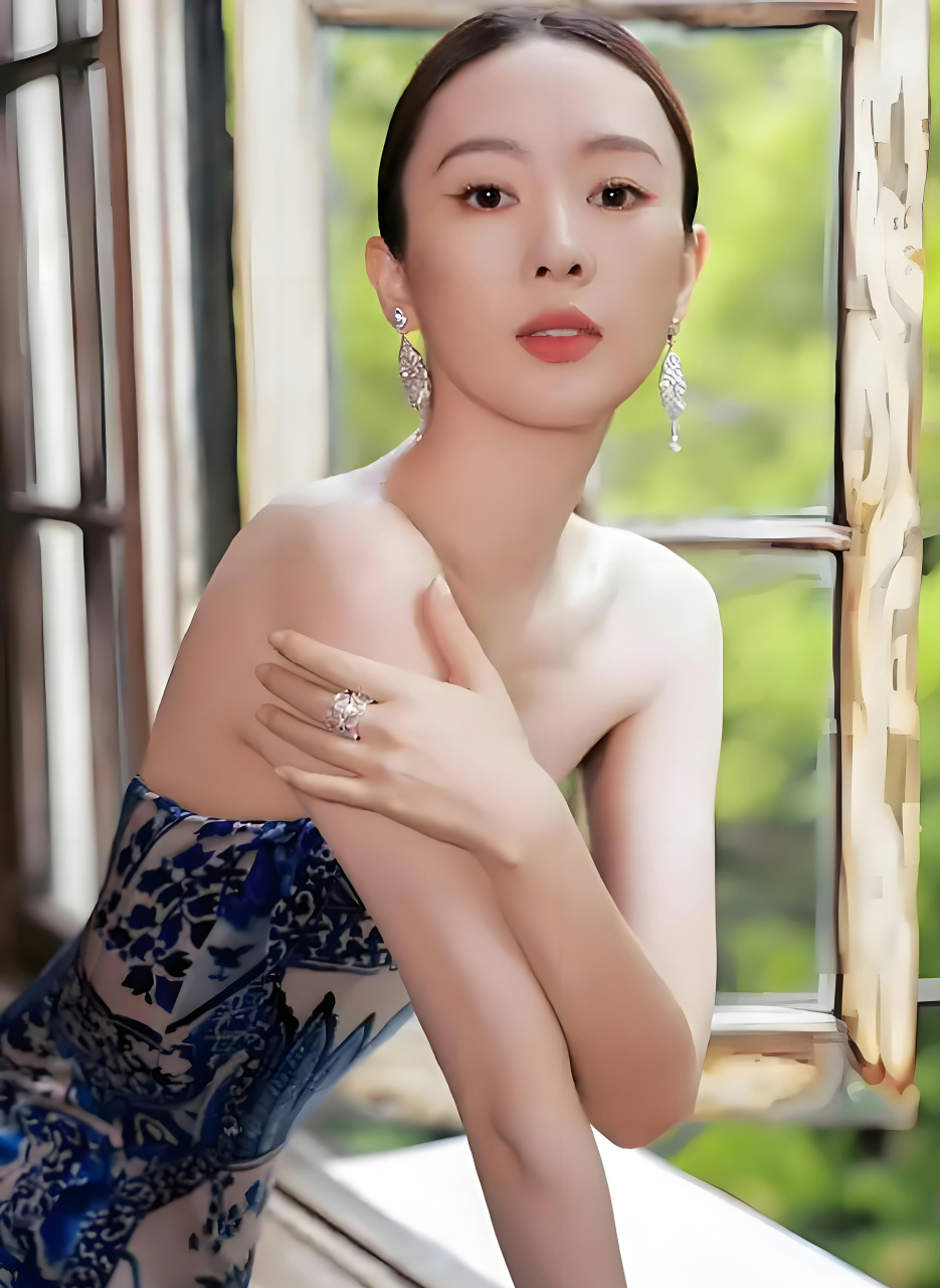 童瑶穿了20年前的古董礼服 网友:太漂亮了,魅力无限!狠狠的被圈粉了!