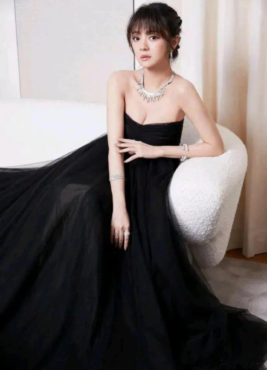 安以轩身材好面相也好