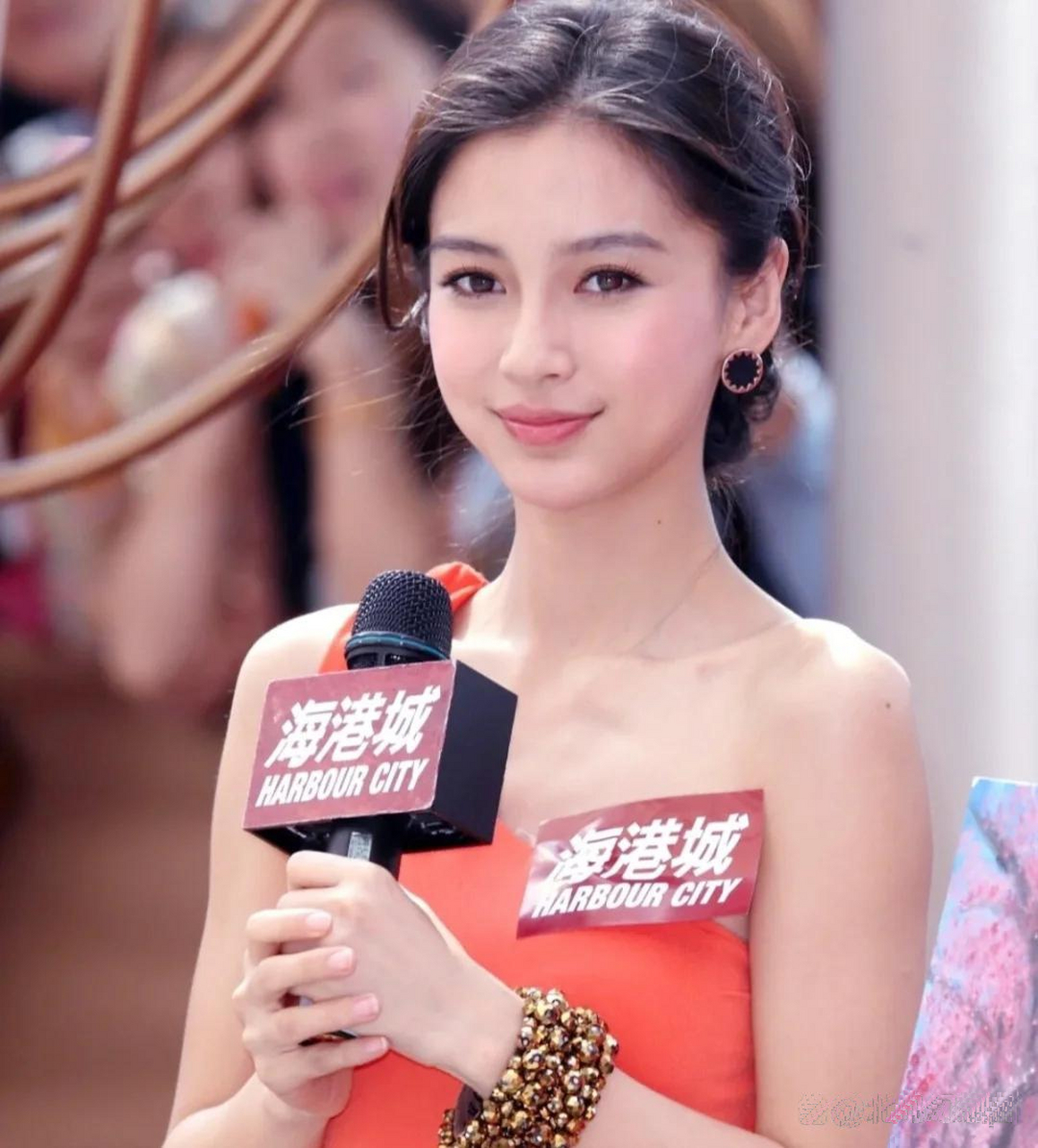 在香港发展时期的杨颖,美得像个天使,人靓身材正