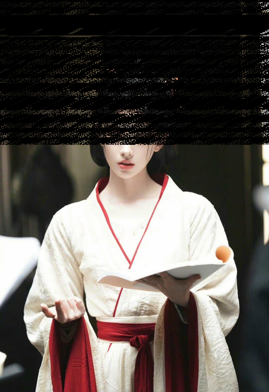 鞠婧祎《花戎》古装造型