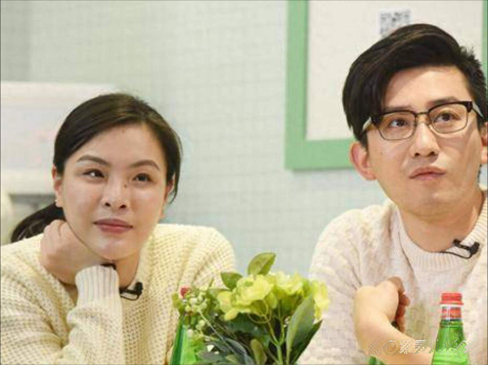 跳水冠军吴敏霞和老公张效诚幸福的一家四口.