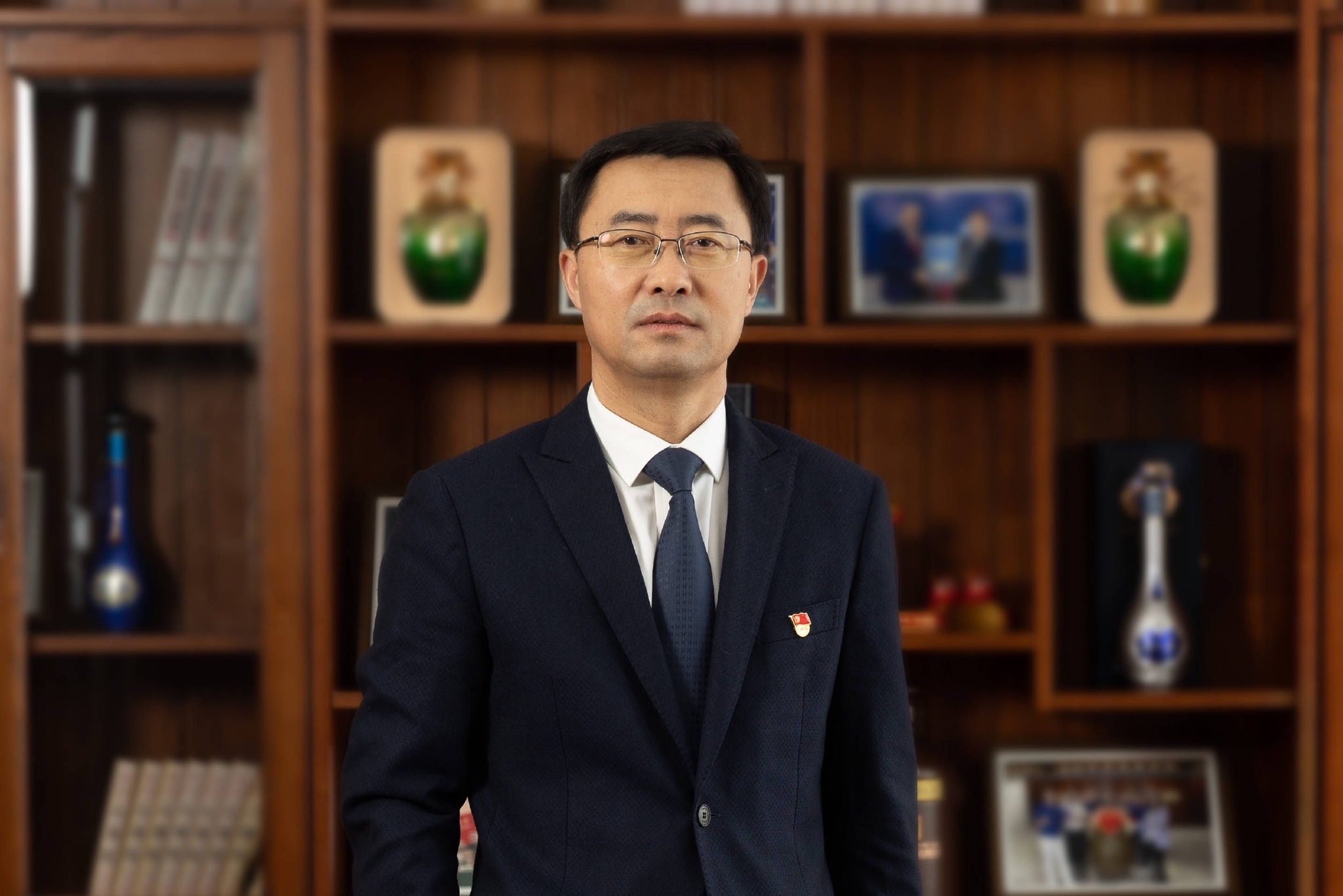 张联东 - 江苏洋河酒厂股份有限公司的负责人,2023年度被授予"宿迁市