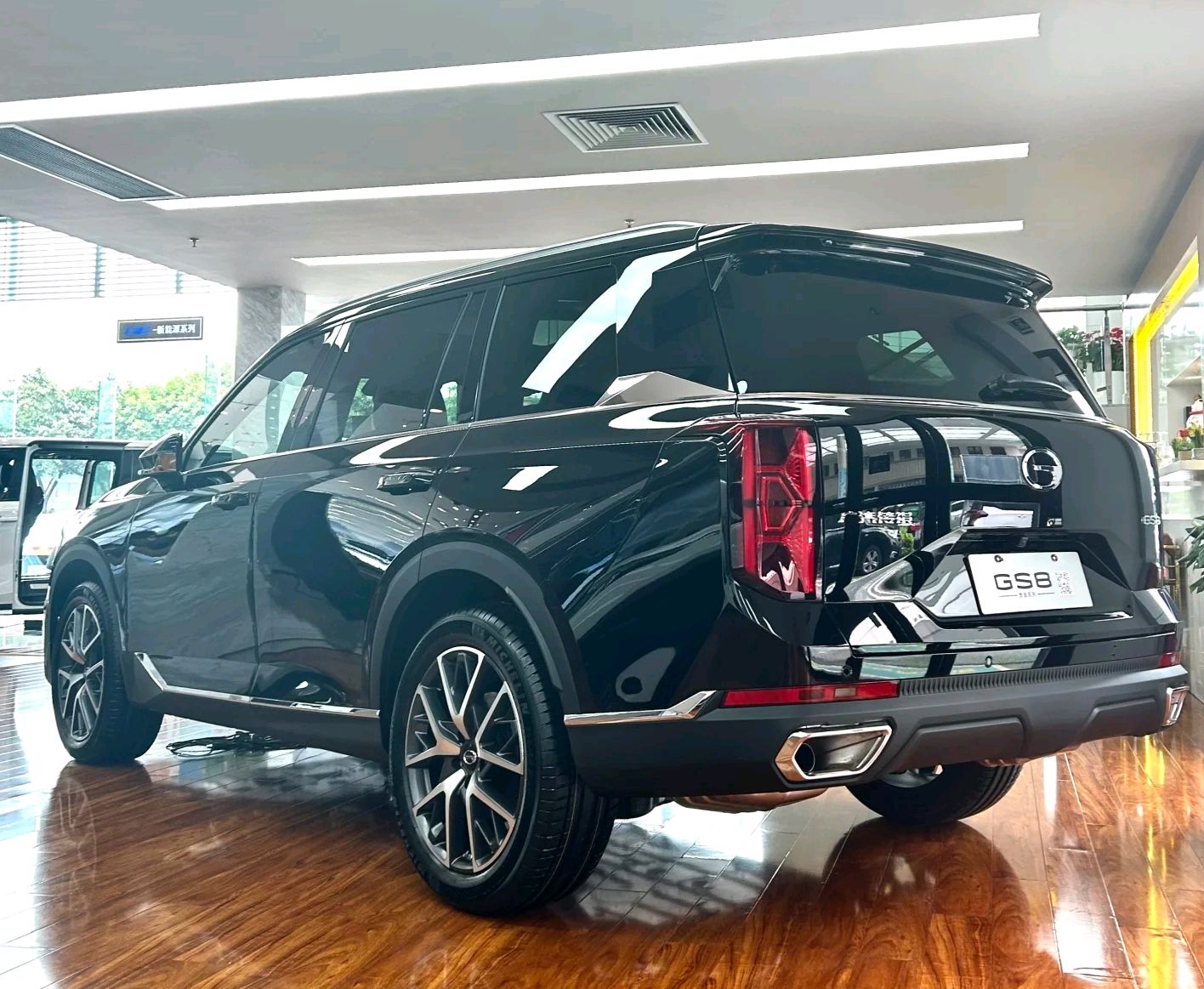 2025版广汽传祺gs8五座版suv上市,售15.98万元