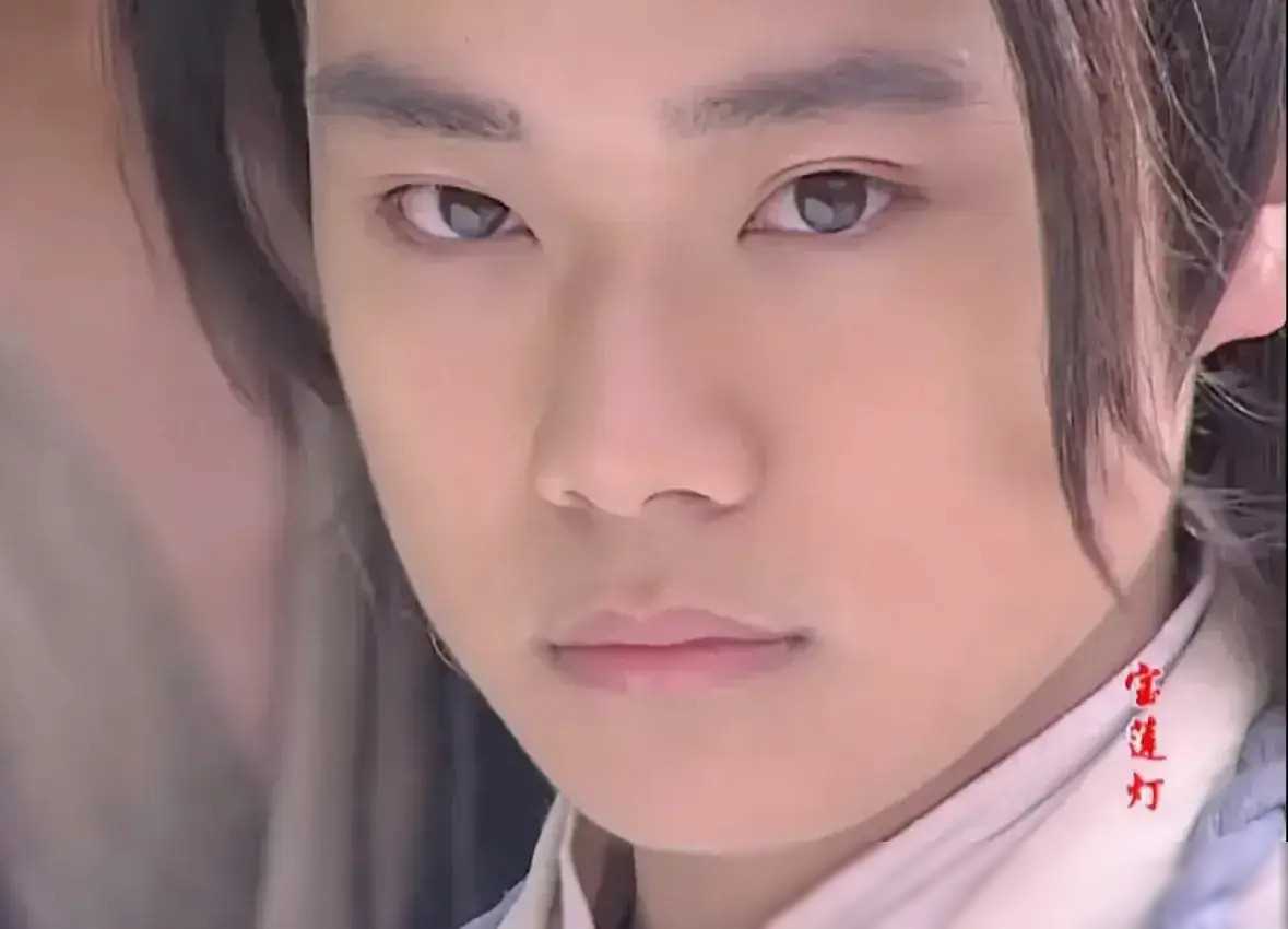 假脸假胸假腹肌,曹骏《山河枕》爆火,打脸了多少内娱流水线普男