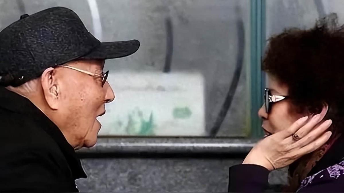 兄弟结婚我当伴郎,素未谋面的她却说暗恋我六年,如今成了我媳妇