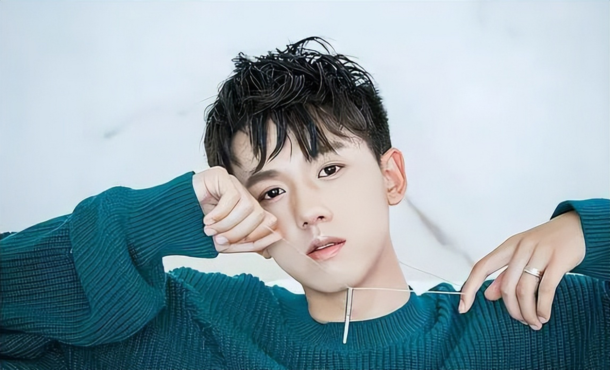 张耀努力提升演技,作品多样.颜值与演技并存,角色多变,情绪表达力强.