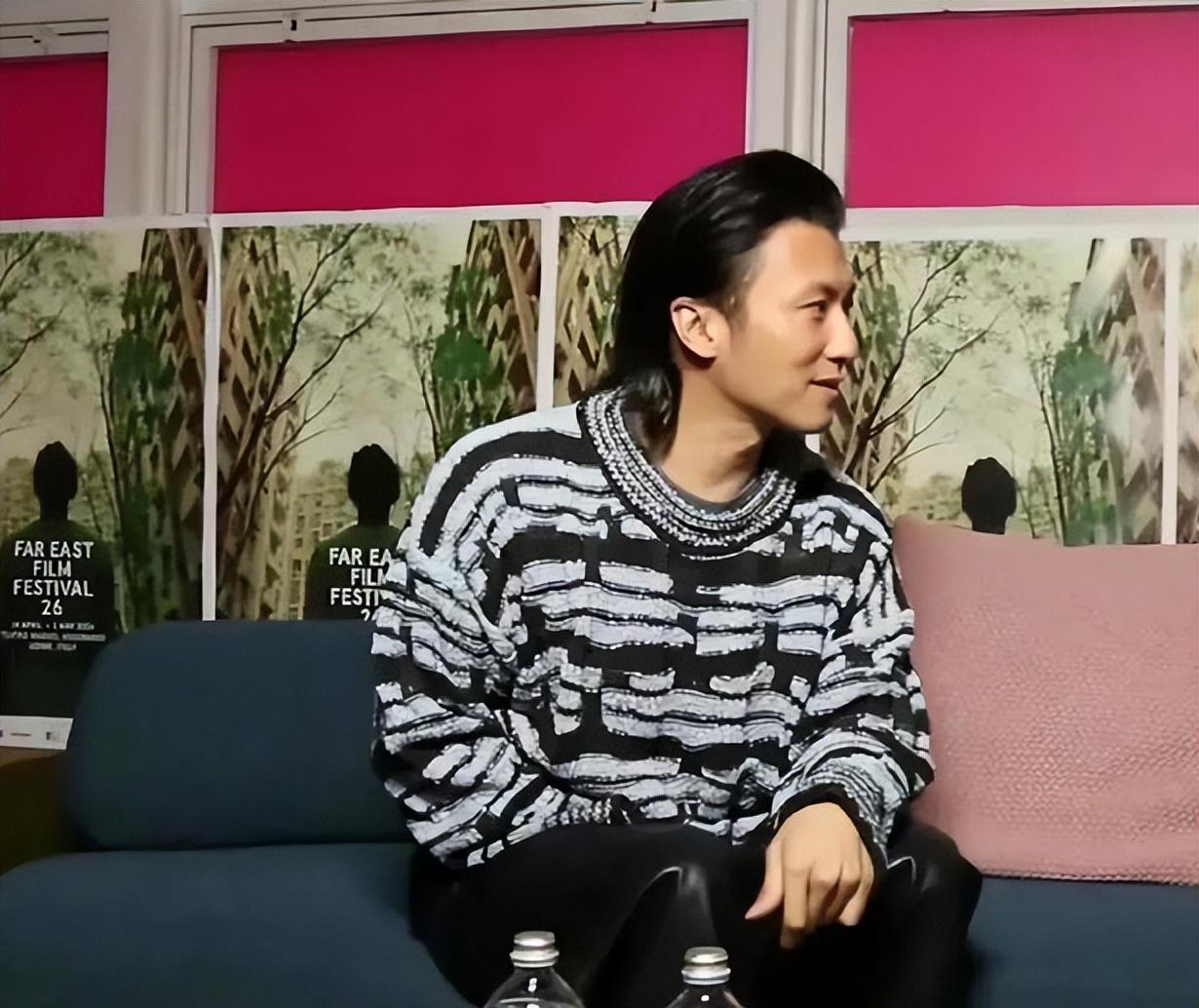 谢霆锋43岁近照:越来越像谢贤了!我感慨帅哥被造型师坑了啊