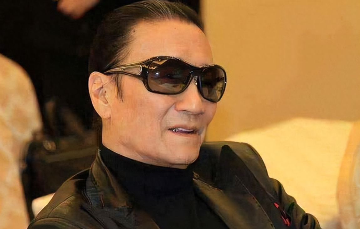 谢霆锋43岁近照:越来越像谢贤了!我感慨帅哥被造型师坑了啊