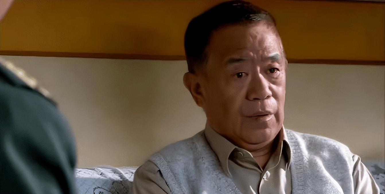 55岁房东新娶了老婆,接回来同住屋檐才发现,这操作让人惊呆