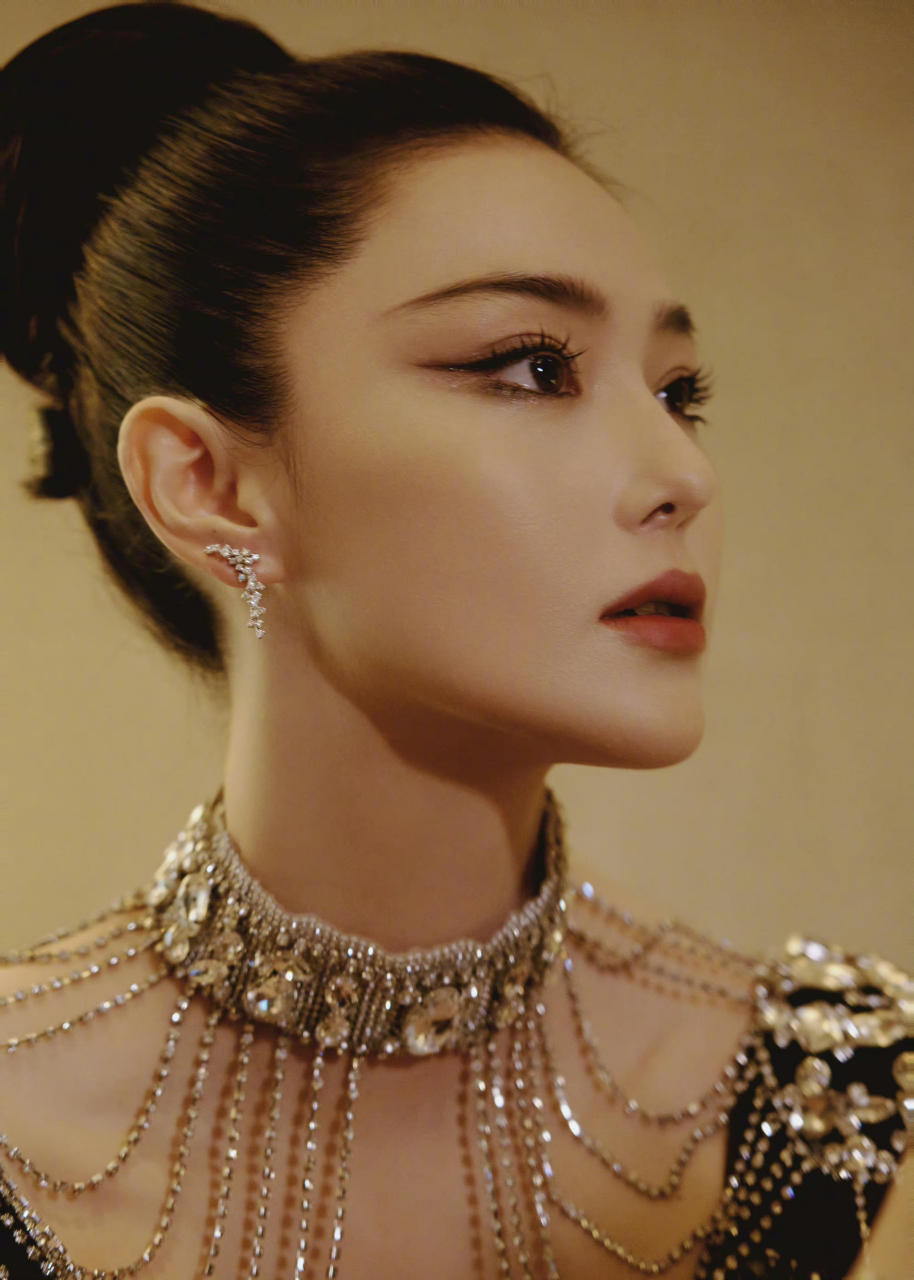 张馨予最新美图