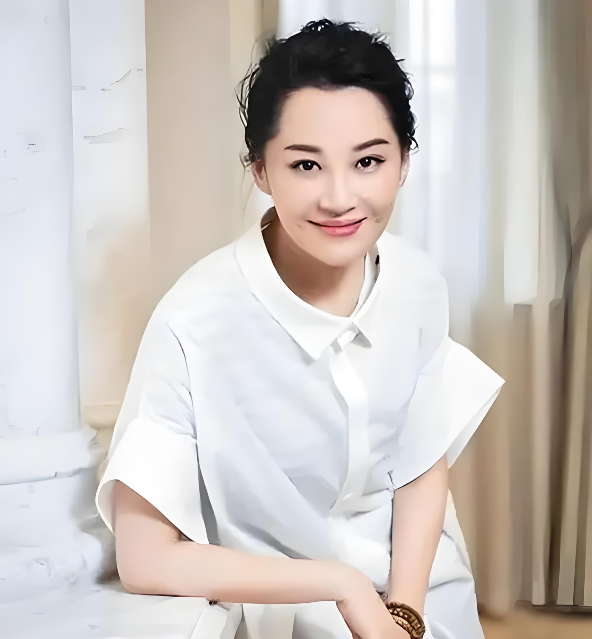 成熟了的景甜,有点像许晴!#动态连更挑战
