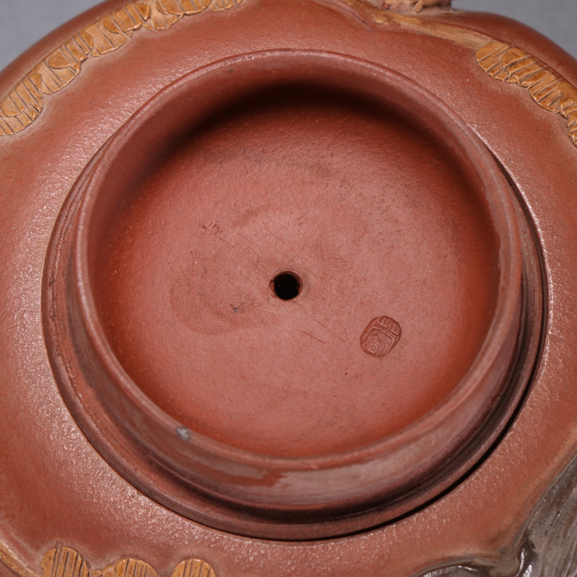 蒋蓉款 紫砂荸荠紫砂壶 尺寸:高10cm 长16.5cm