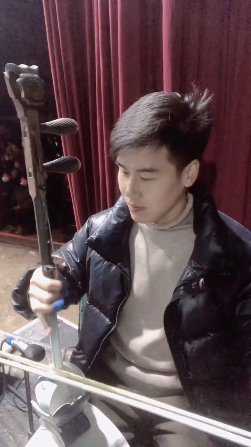 板胡演奏《秋江河下水悠悠》