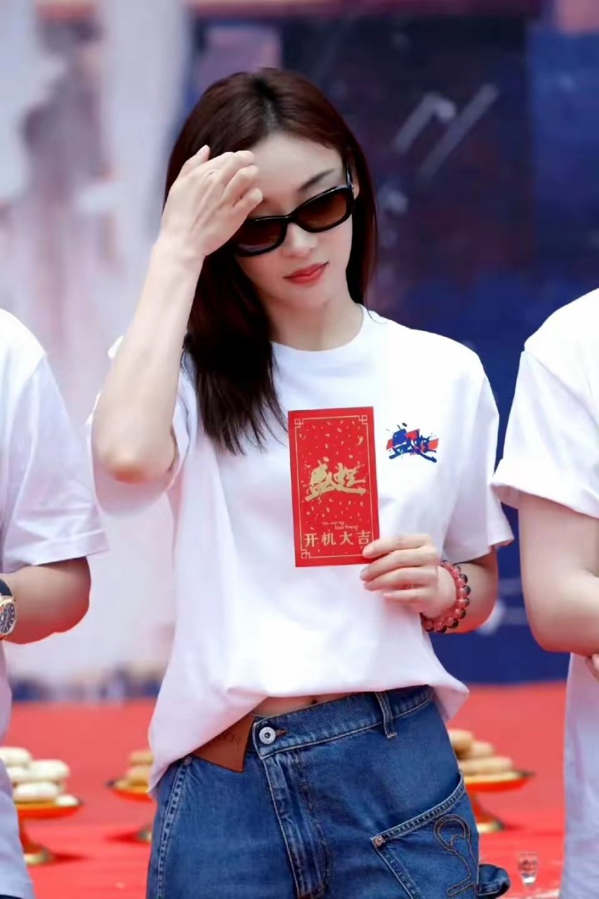美女演员袁姗姗新剧开机生图释出好美啊! 67#动态连更挑战
