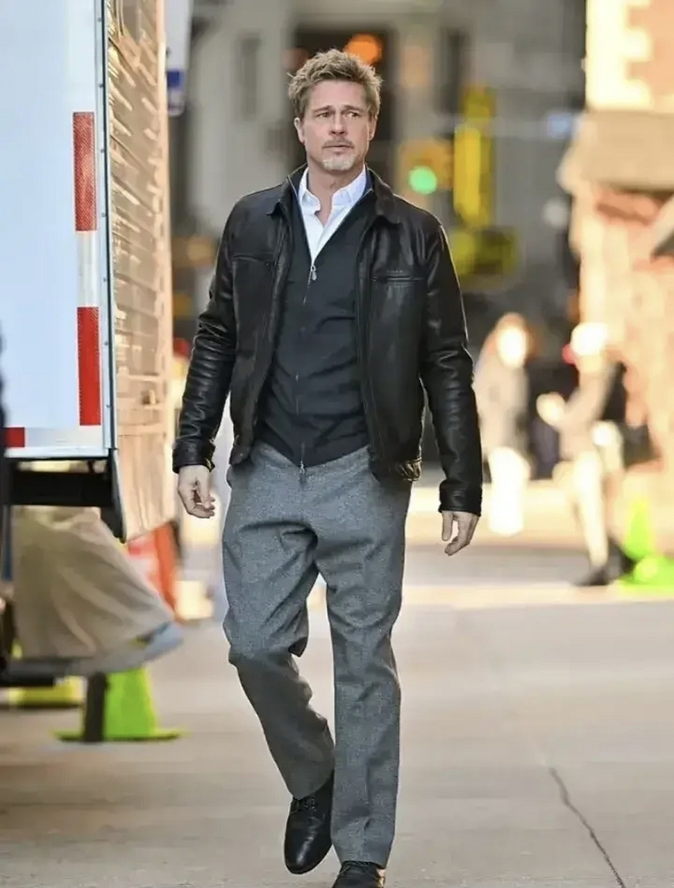 布拉德·皮特的女儿希洛在她满18岁的那天,决定向法院申请不再使用