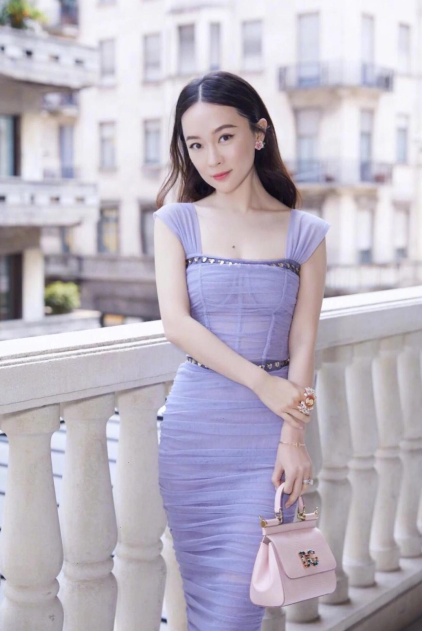 霍思燕的美照来了,皮肤像玉一样,长得跟仙女似的!