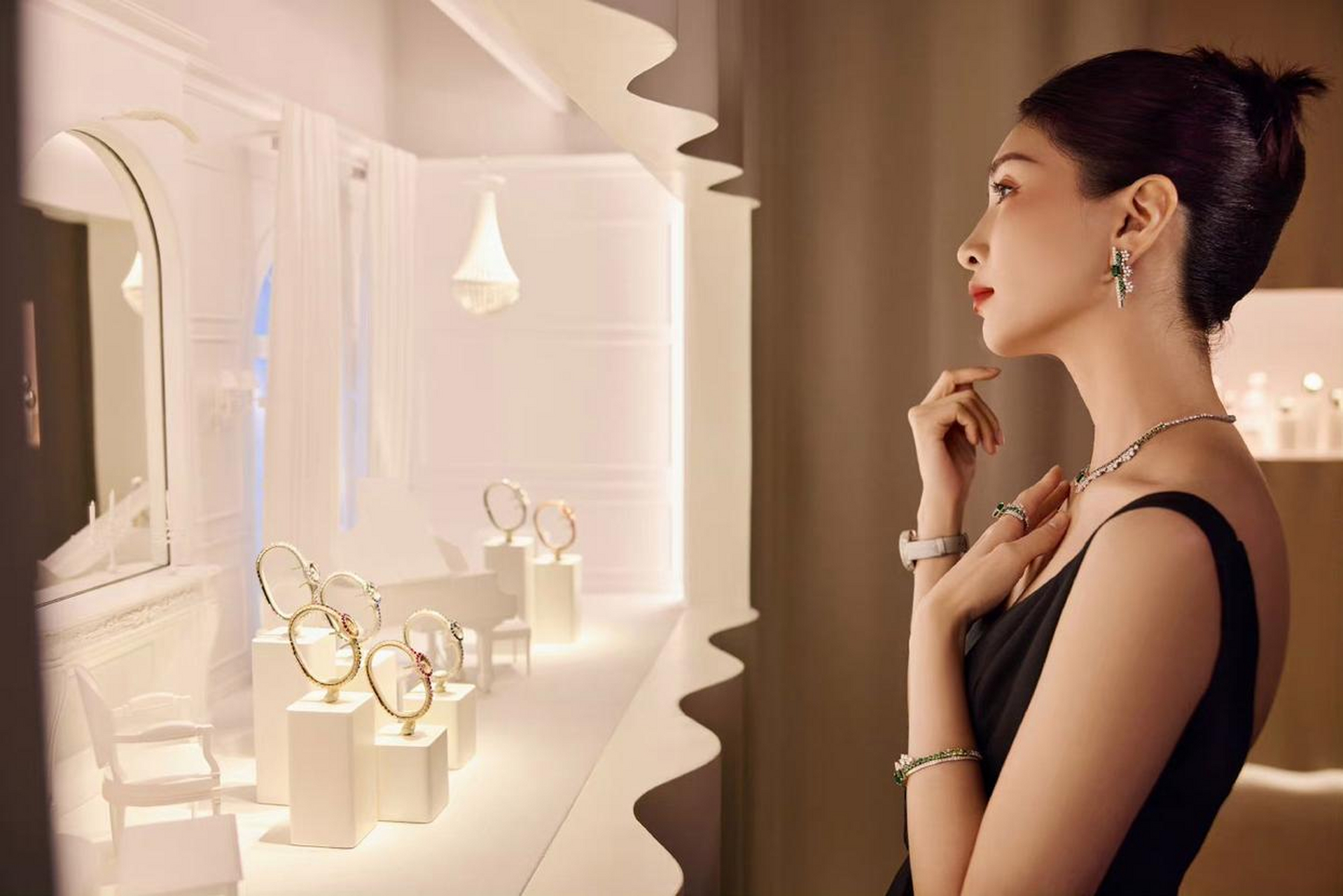 江疏影活动造型,满满高级感!