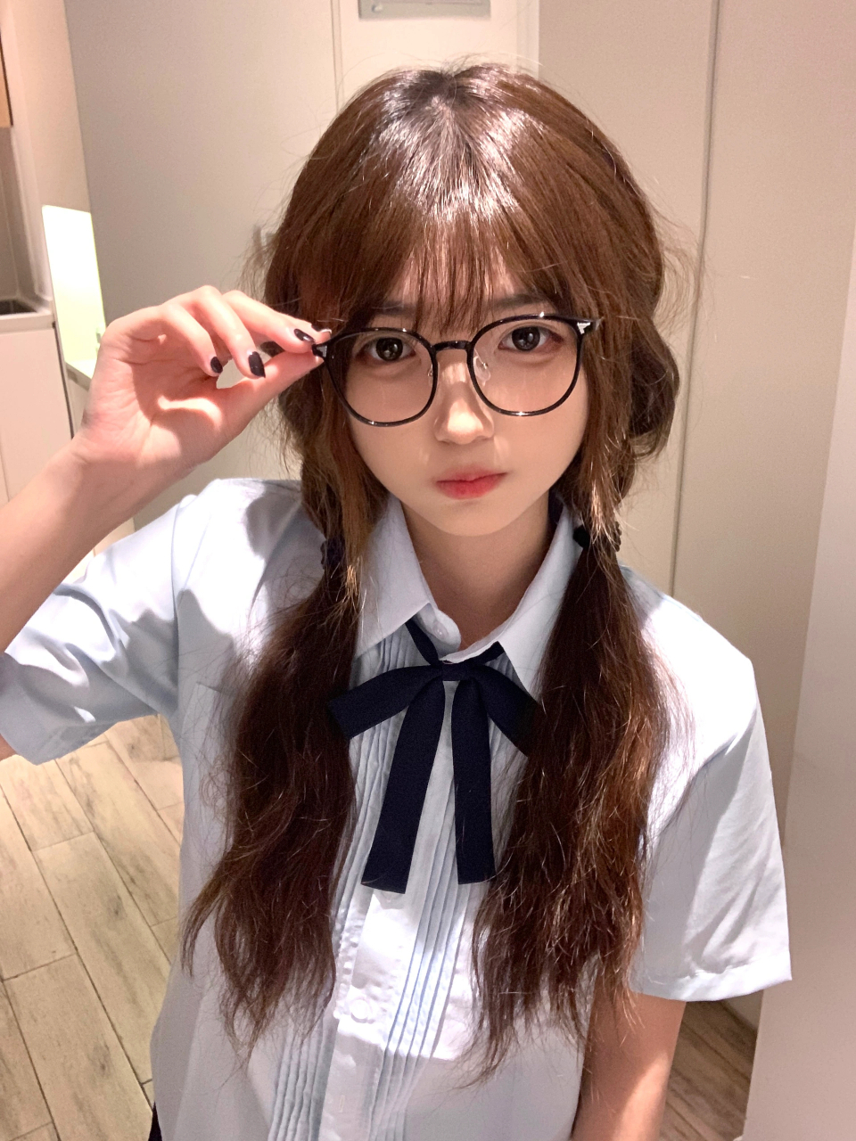 可爱的眼镜妹妹