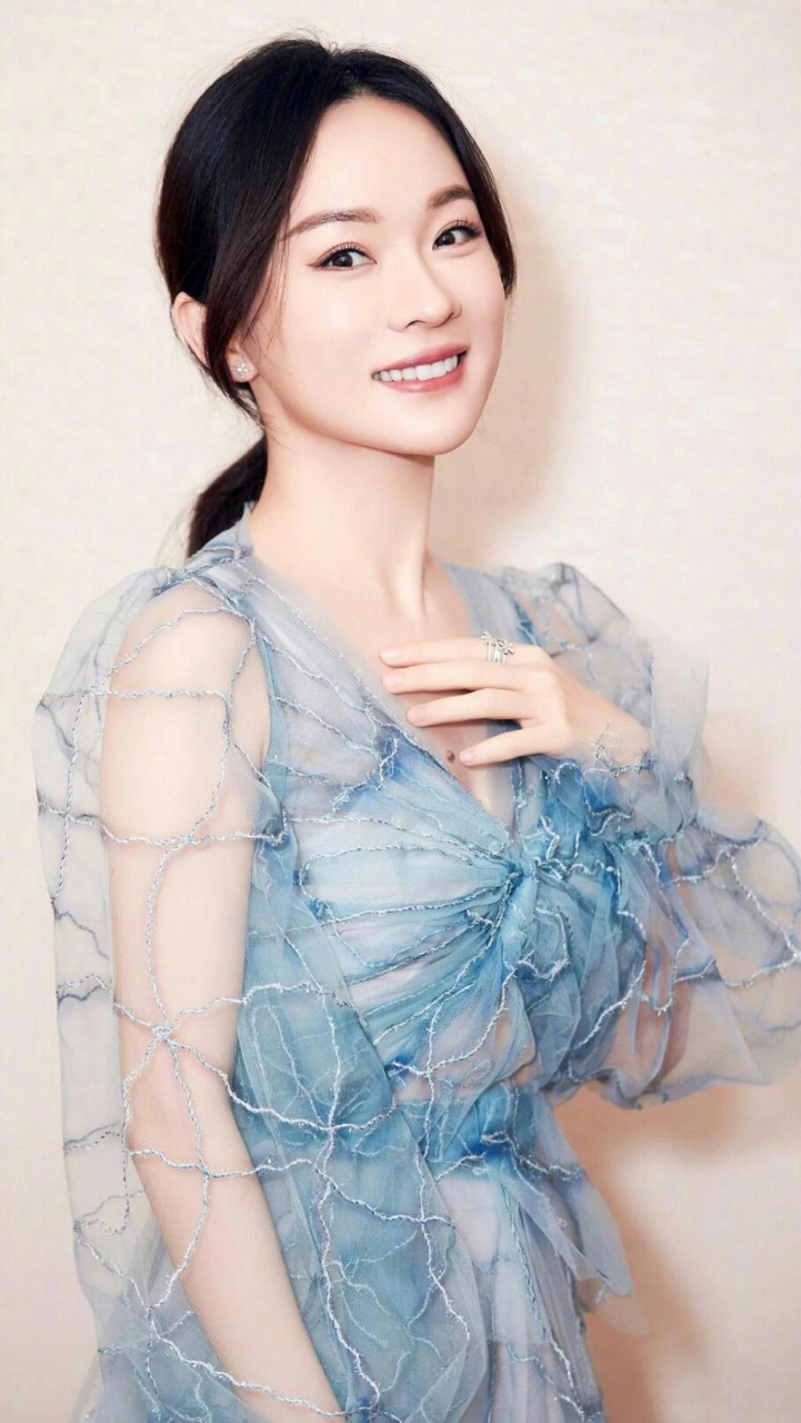 霍思燕的美照来了,皮肤像玉一样,长得跟仙女似的!