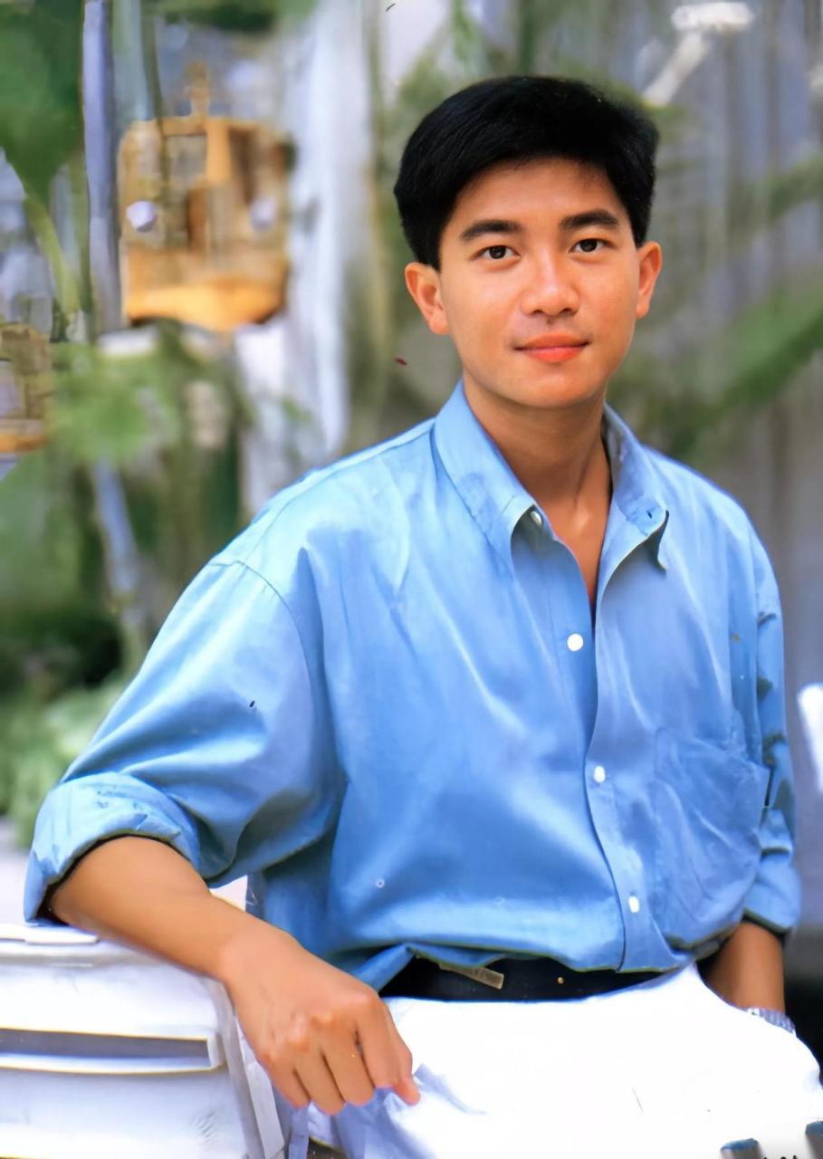 陈百强那么受欢迎的具体原因是什么?因为他长得帅?