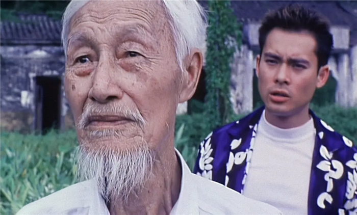 比如香港的《山村老尸》《咒乐园》,内地的《银蛇谋杀案》 《黑楼孤魂