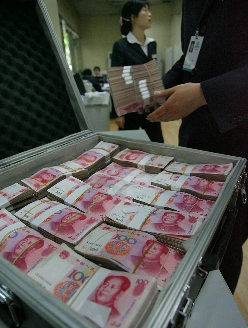 印钞机疯转?300万亿资金,股价没涨,房价没涨,钱流到哪去了?