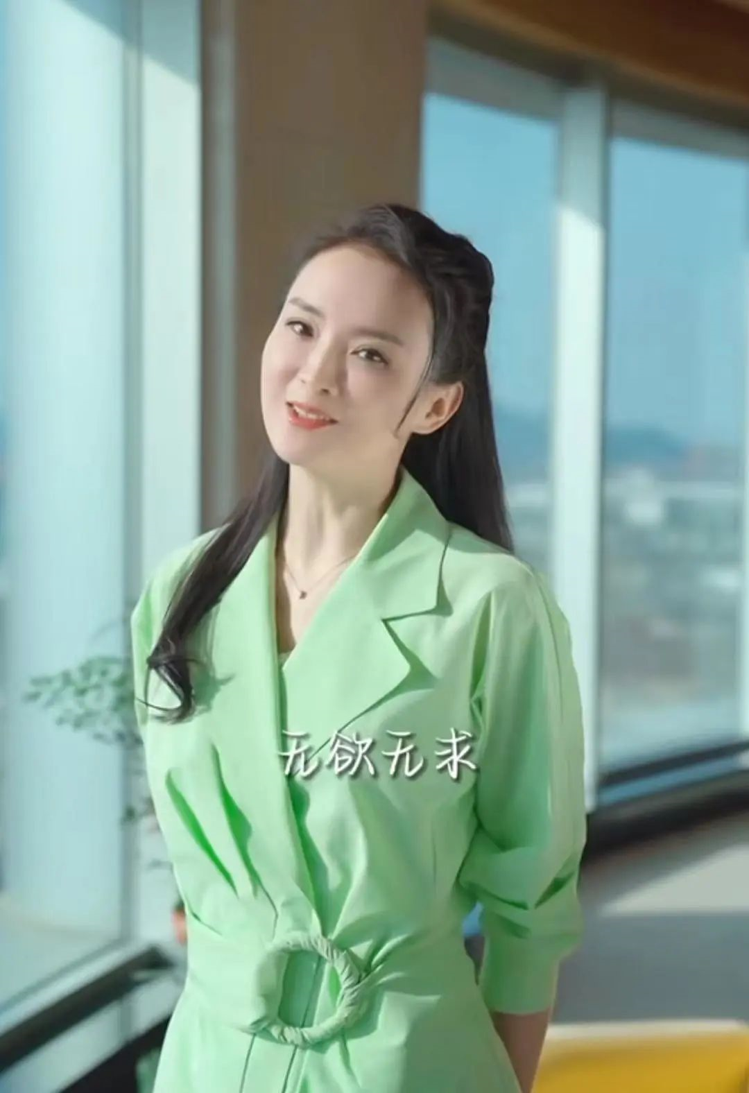 王艳:住故宫旁,跪着给婆婆洗脚,曾被继子掌掴,她过得幸福吗?