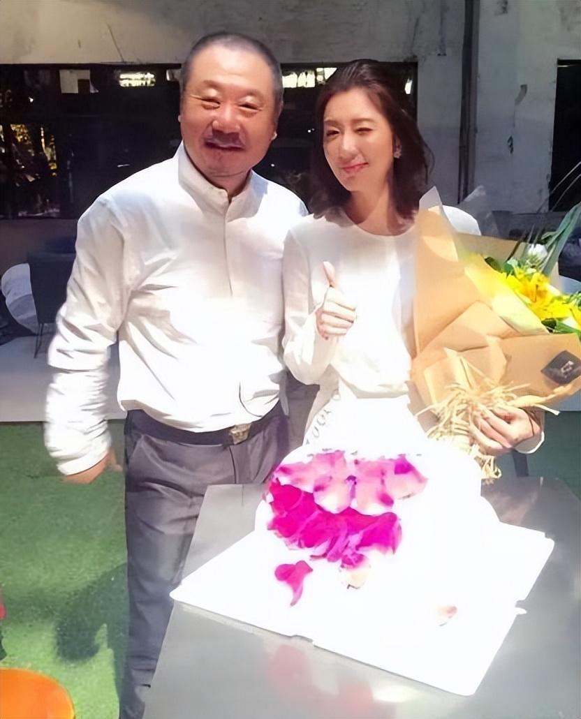 范伟老婆杨宝玲图片