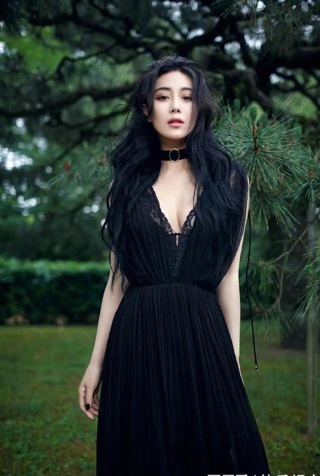 37岁张馨予近照认不出!一头红发杀马特,眼神迷离情绪状态引担忧