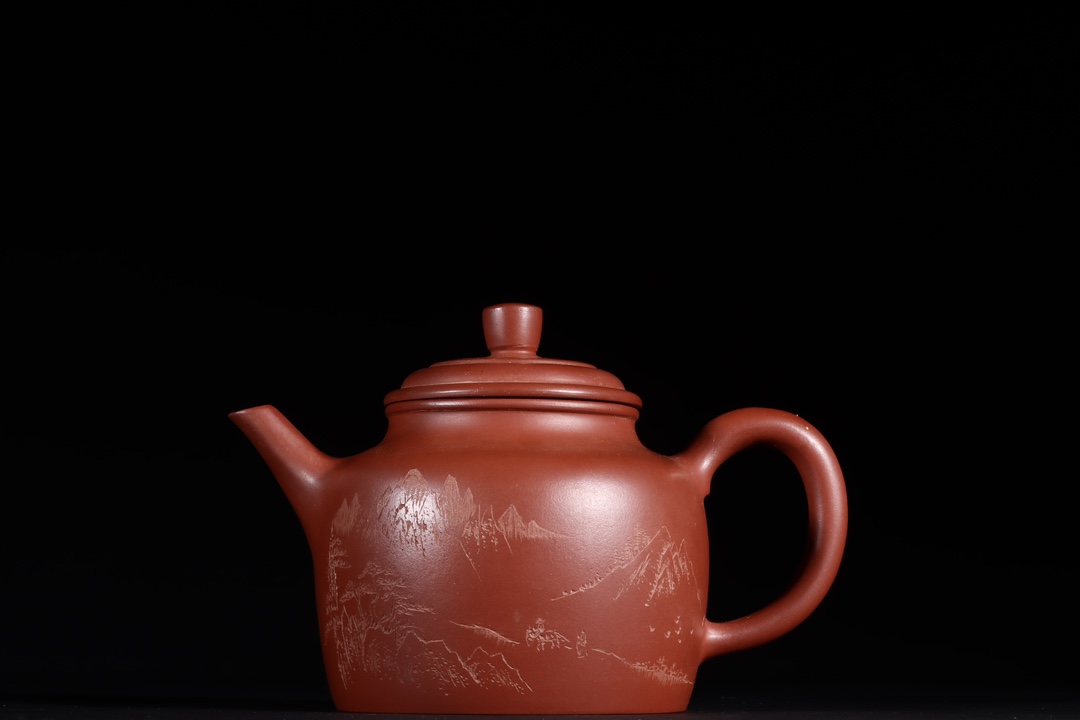 诗文刻绘汲泉紫砂紫砂壶 款识:李昌鸿 当代名家  尺寸高 10.3×15cm