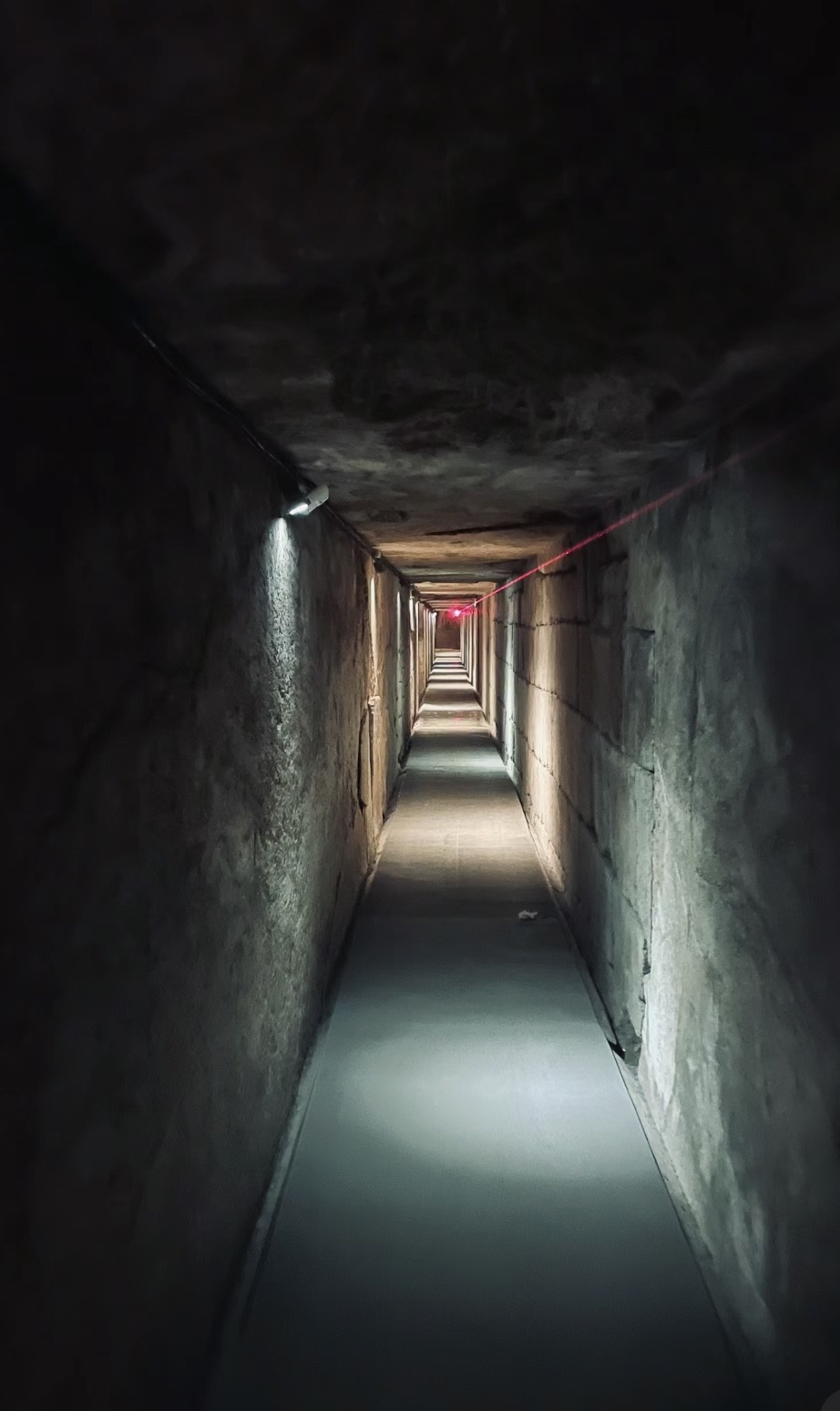 对于喜欢看《盗墓笔记》《鬼吹灯》这一类盗墓探险的书籍的我来说