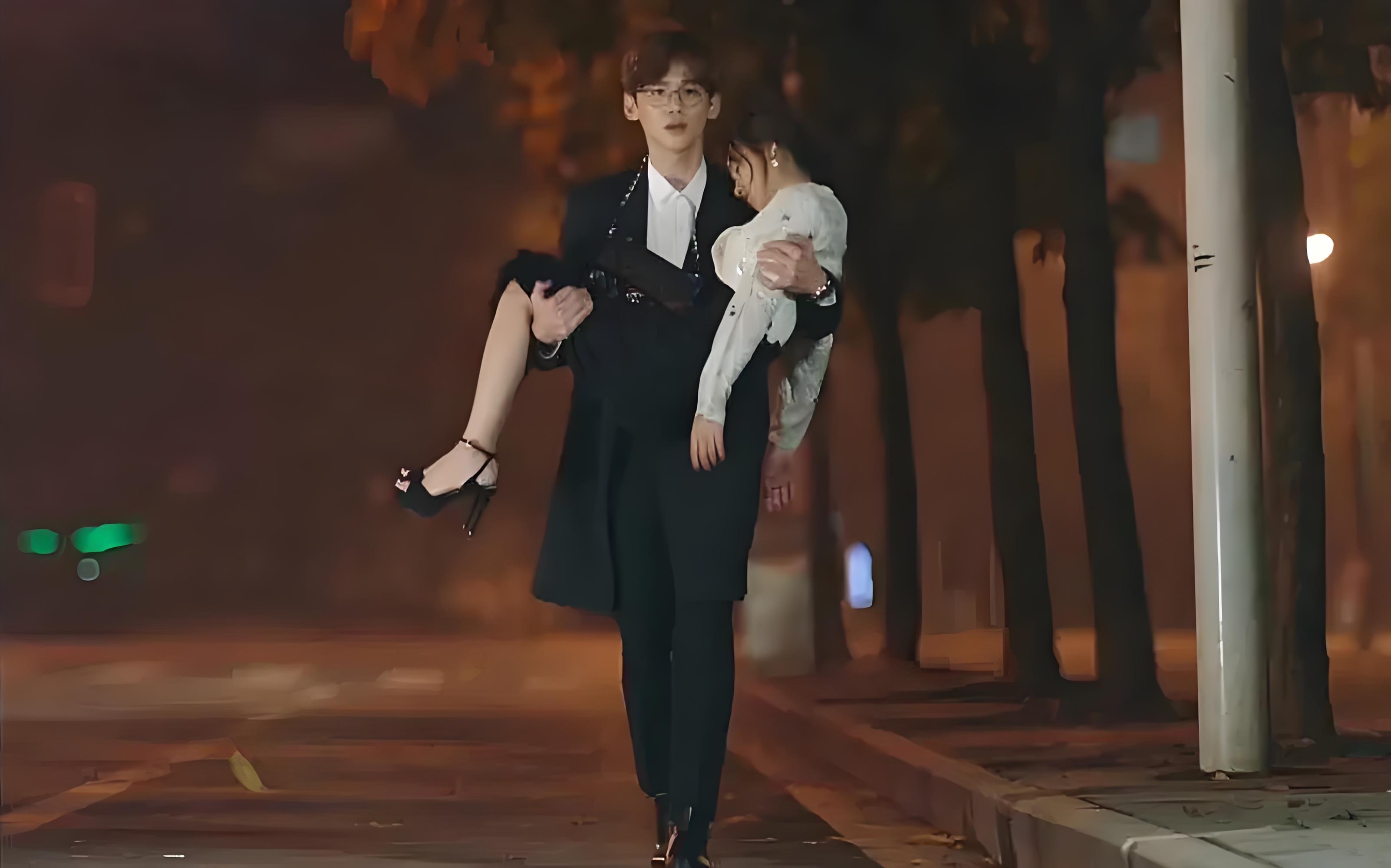 回忆剧中的公主抱,那一对磕到了你,杨紫的公主抱为什么不一样?