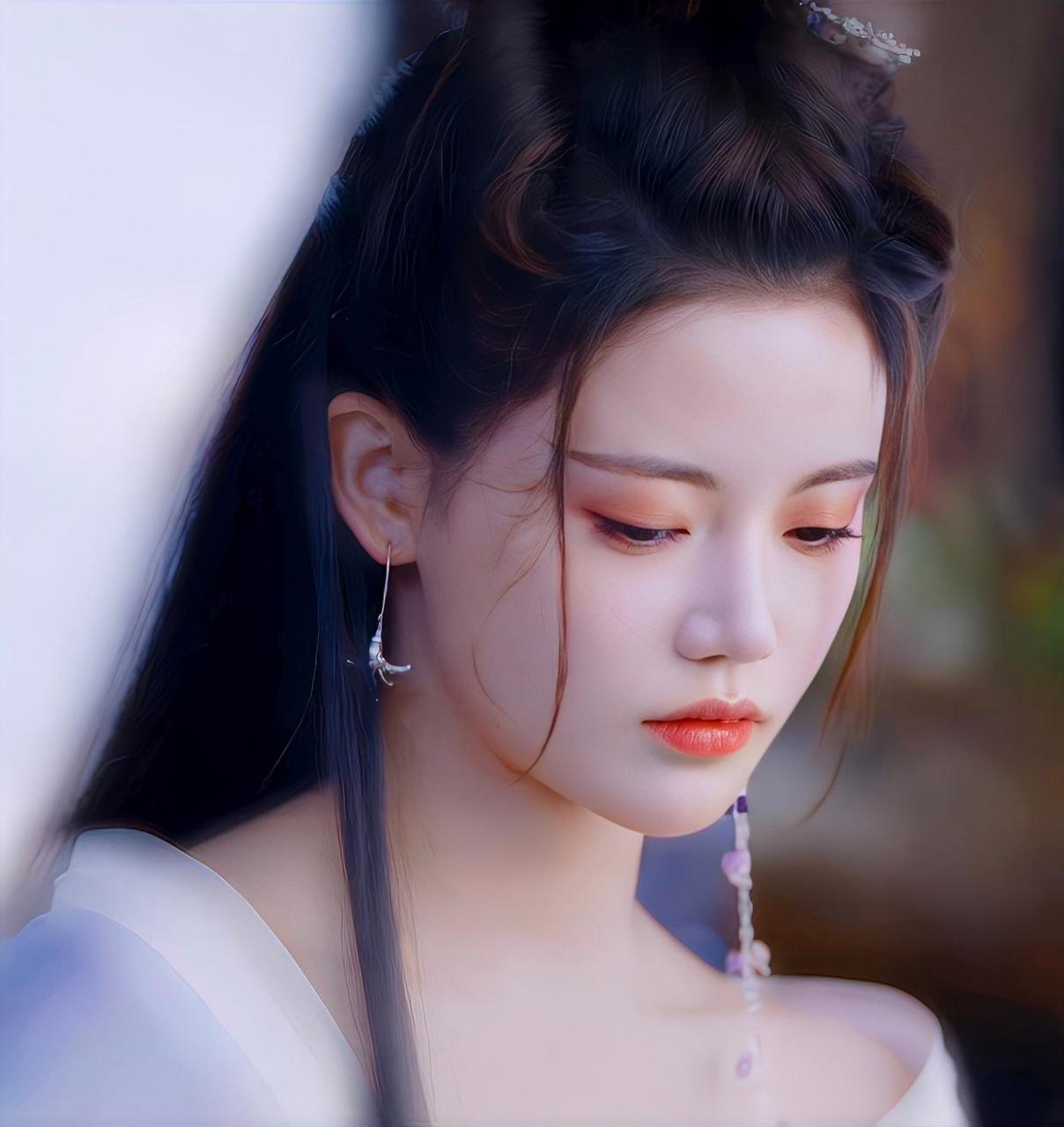 孙珍妮在《长月烬明》里饰演的小狐狸造型真好看