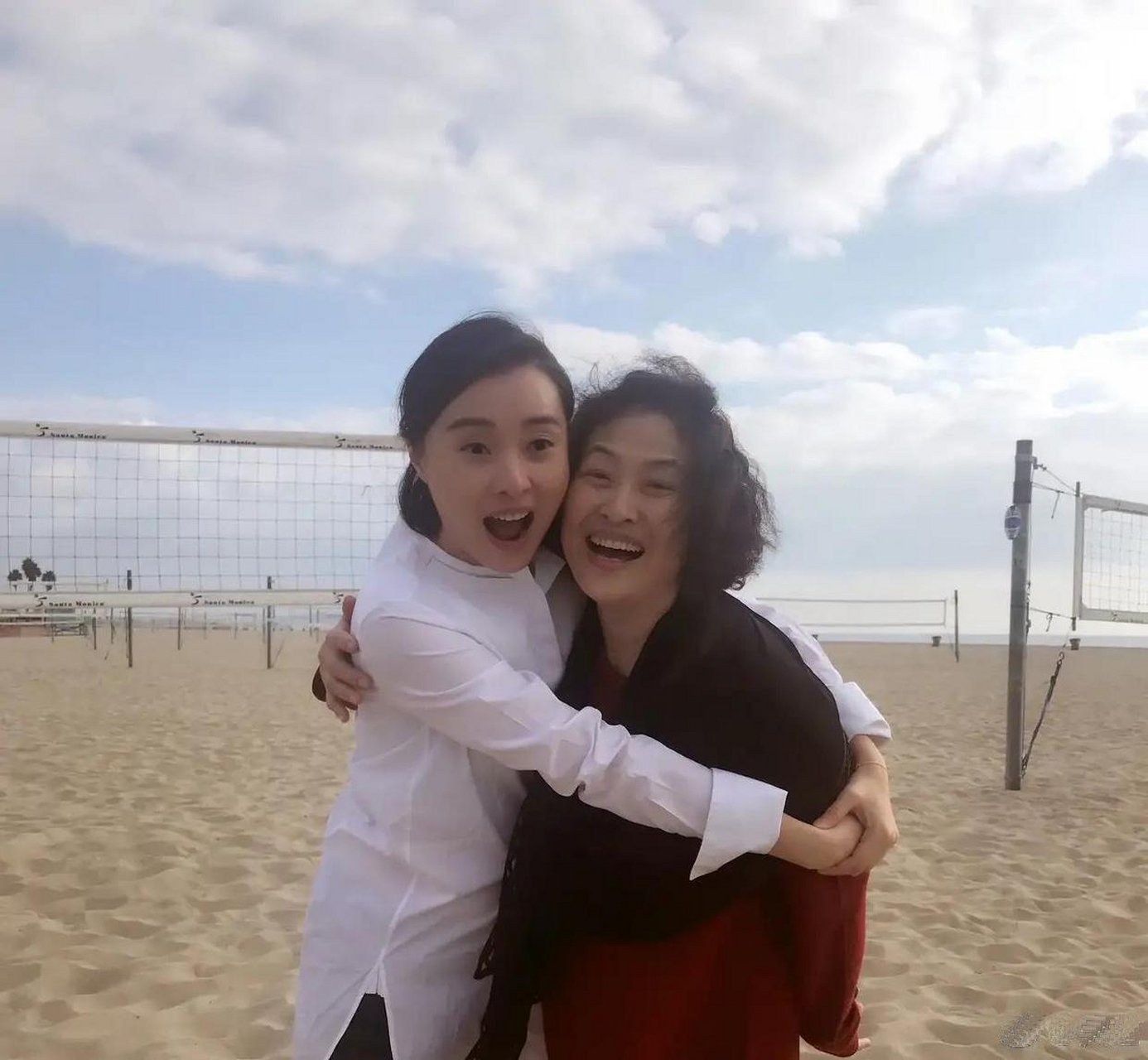 许娣吴越相差14岁的闺蜜情