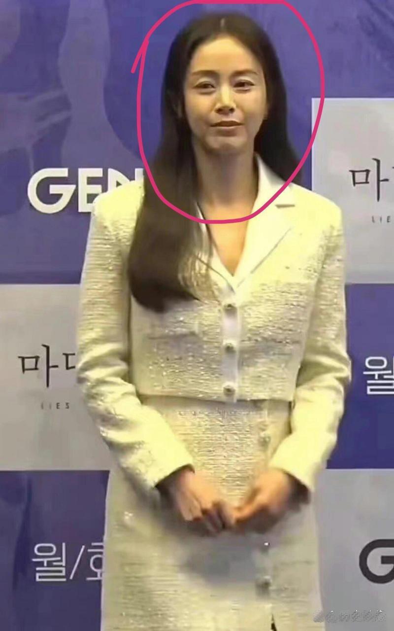 生了一儿一女,金泰熙明显老了