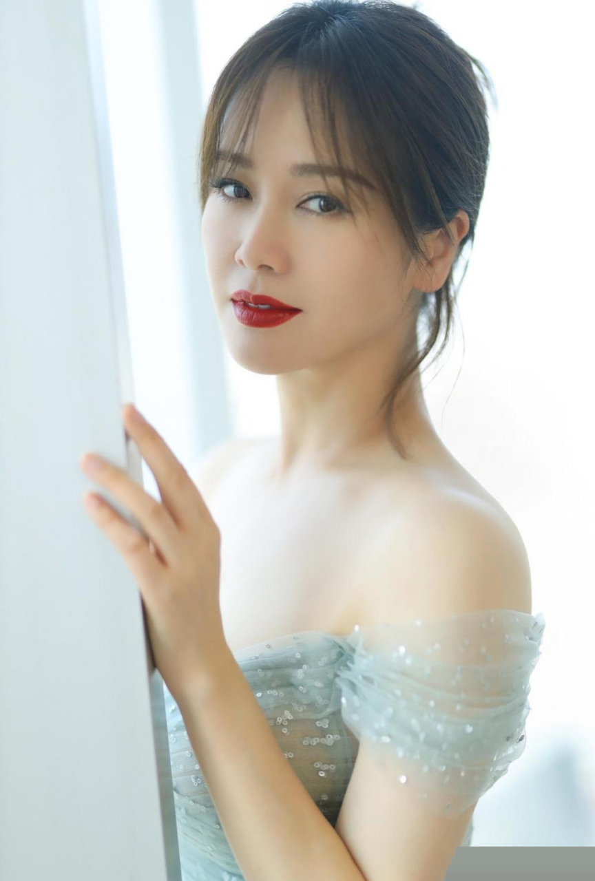 左小青性感路线