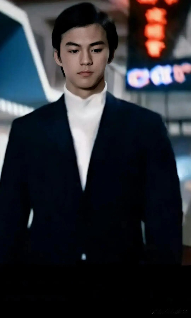 突然发现年轻时的狄龙真的帅到惨绝人寰,又帅又奶又荷尔蒙爆棚.