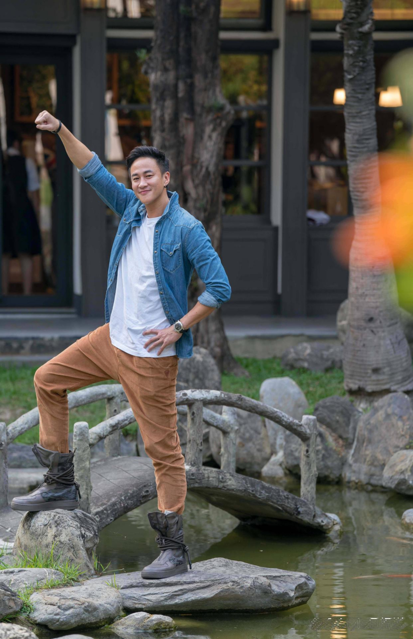 何润东"痞帅"街拍